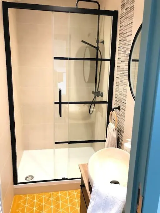 Duplex Avec Terrasse Quartier Europeen Brüksel 0*,  Belçika